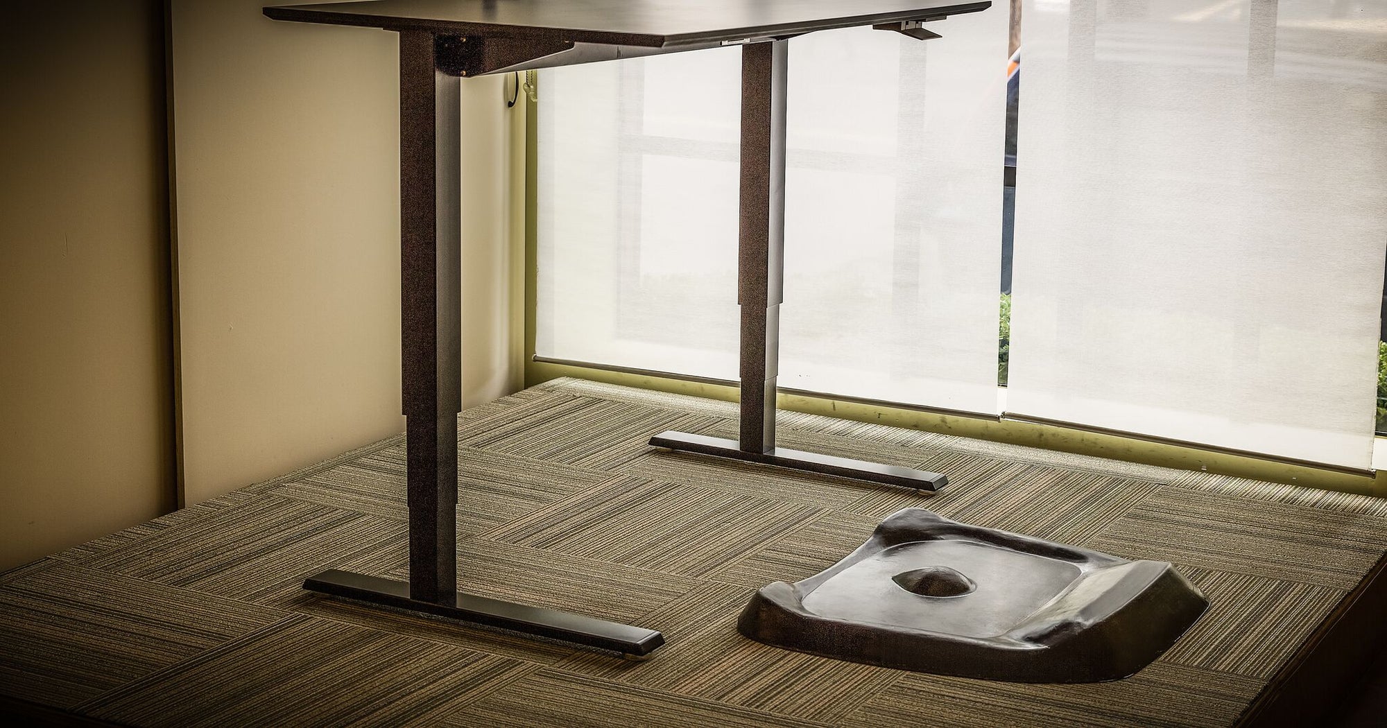 Topo Comfort Mat by Ergodriven  The Not-Flat Standing Desk Anti